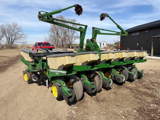 Image of John Deere 1760 equipment image 3