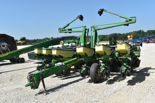 Image of John Deere 1760 equipment image 2
