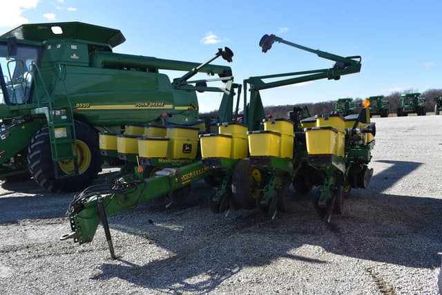 Image of John Deere 1760 equipment image 2