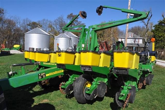 Image of John Deere 1760 equipment image 3