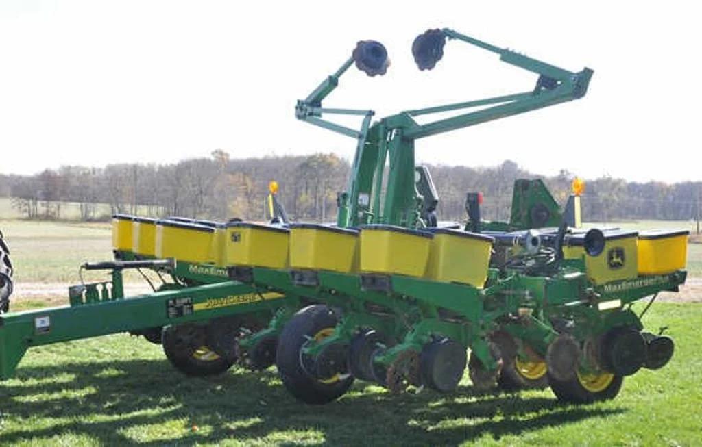 Image of John Deere 1760 Primary image