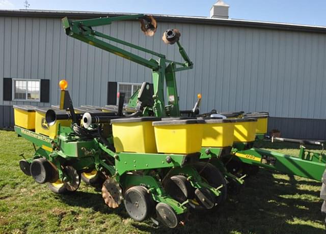 Image of John Deere 1760 equipment image 1