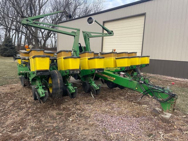 Image of John Deere 1760 equipment image 2
