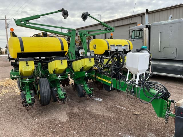 Image of John Deere 1760 equipment image 3