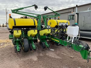 John Deere 1760 Image