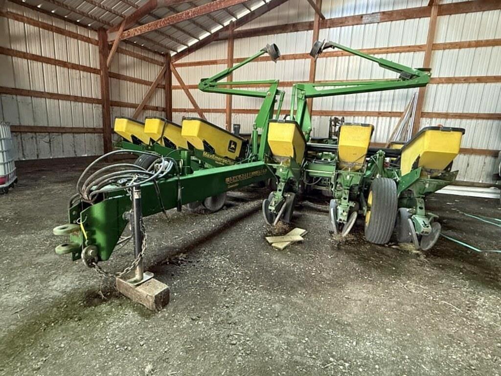 Image of John Deere 1760 Primary image