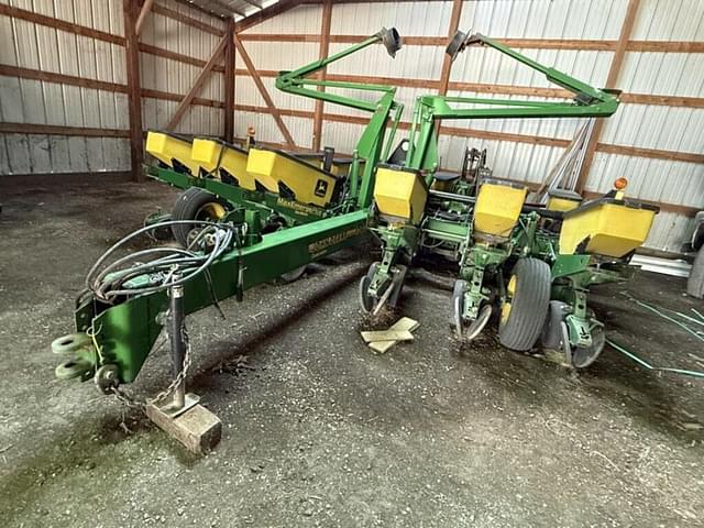 Image of John Deere 1760 equipment image 2