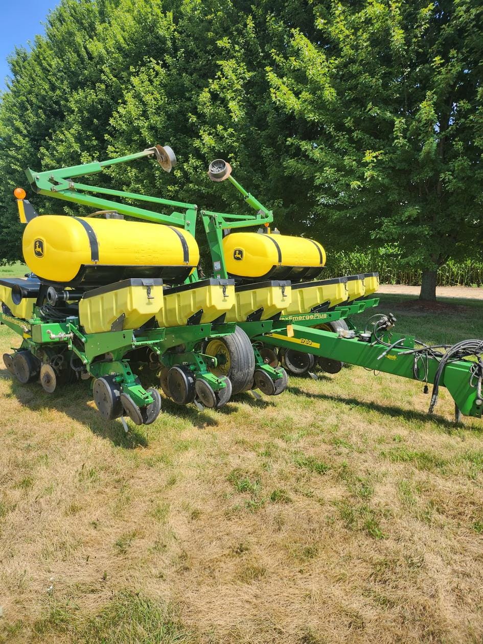 John Deere 1760 Equipment Image0