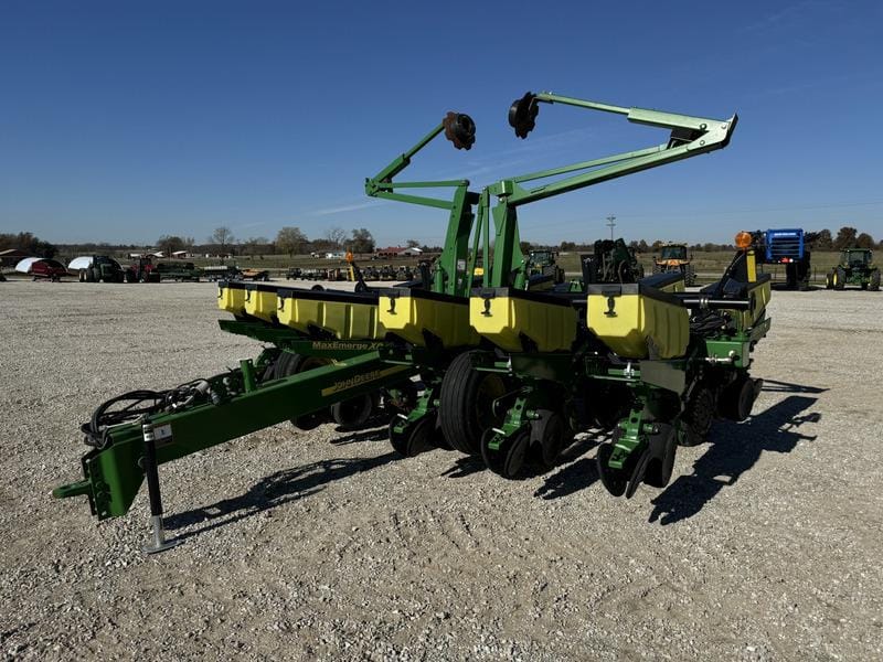 Main image John Deere 1760