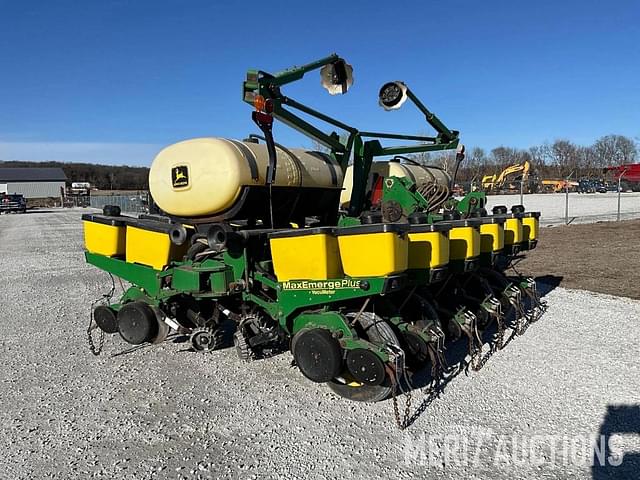 Image of John Deere 1760 equipment image 2