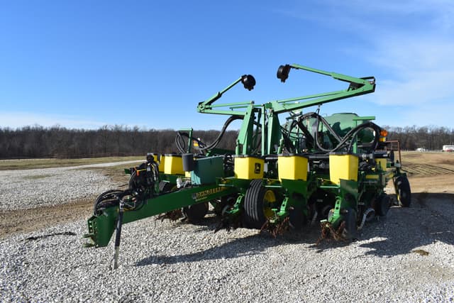 Image of John Deere 1760 equipment image 2