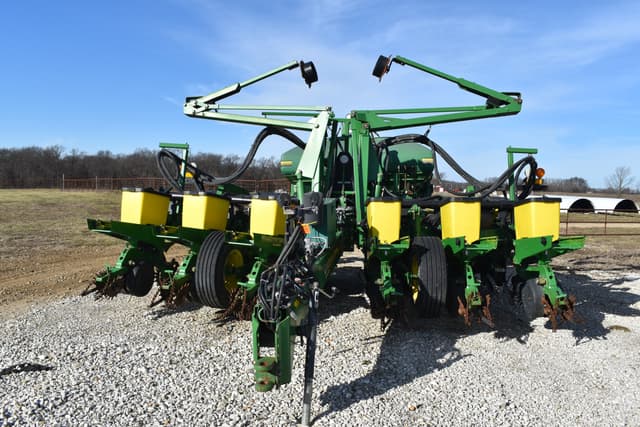 Image of John Deere 1760 equipment image 3