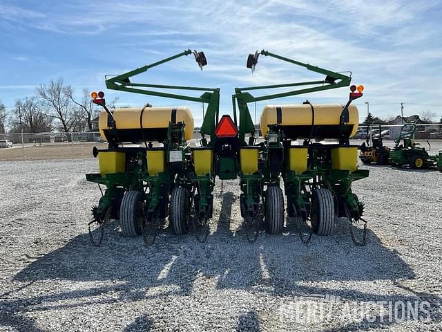 Image of John Deere 1760 equipment image 3