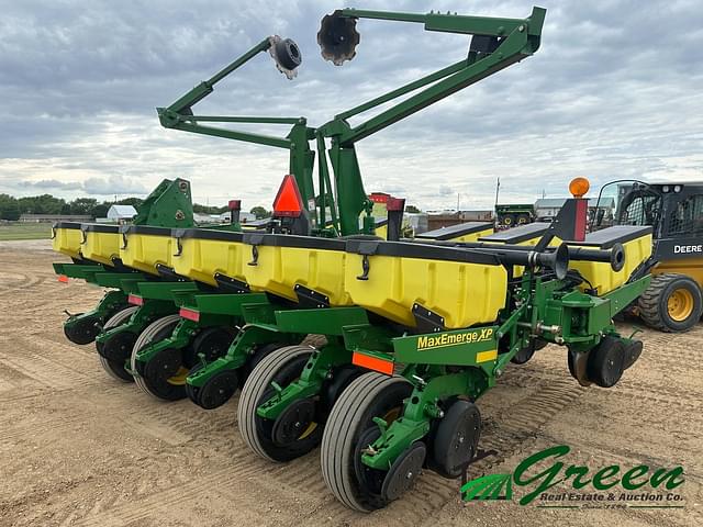 Image of John Deere 1760 equipment image 2