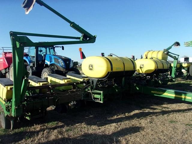 Image of John Deere 1760 equipment image 3