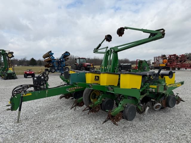 Image of John Deere 1760 equipment image 2