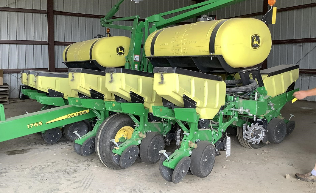 SOLD John Deere 1765 Planting with 12 Rows Tractor Zoom