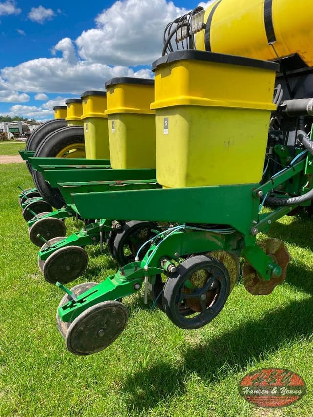 Image of John Deere 1770 equipment image 3