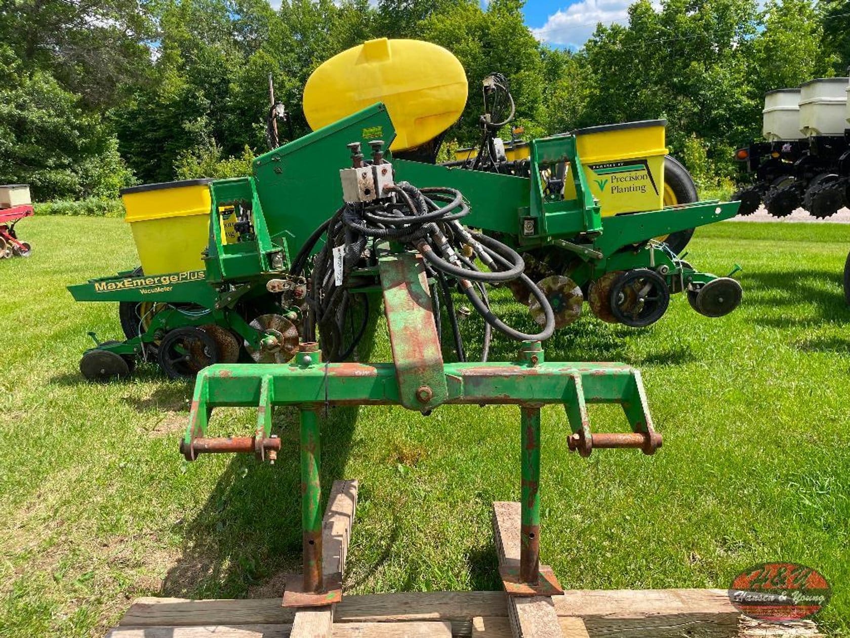 John Deere 1770 Equipment Image0