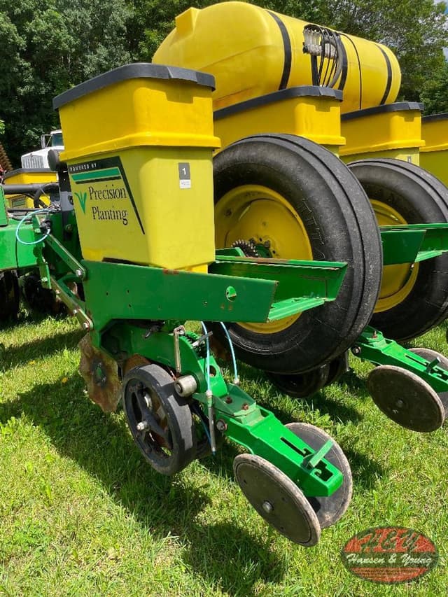 Image of John Deere 1770 equipment image 2