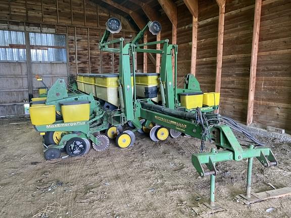 Image of John Deere 1770 equipment image 1