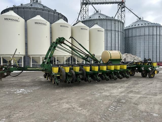 Image of John Deere 1770 equipment image 1