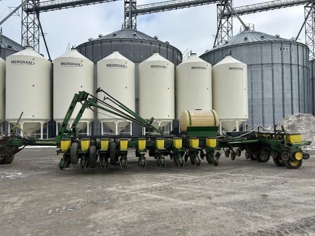 Image of John Deere 1770 equipment image 2