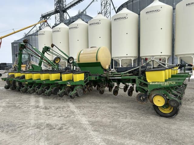 Image of John Deere 1770 equipment image 4