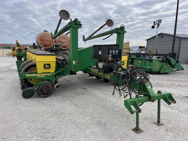 Image of John Deere 1770 equipment image 1