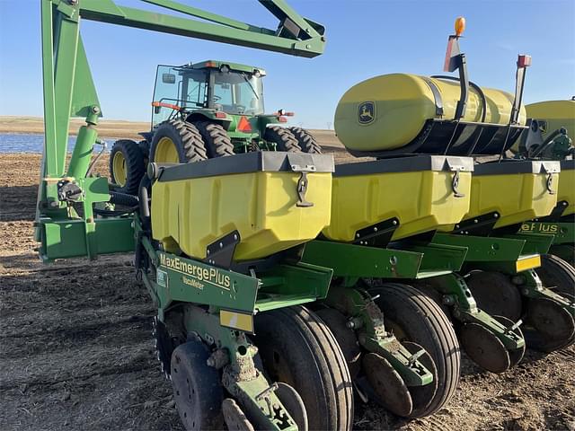 Thumbnail image John Deere 1770 14