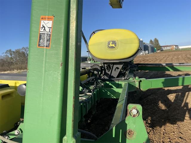 Thumbnail image John Deere 1770 3