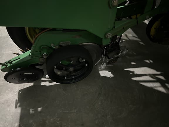 Image of John Deere 1770 equipment image 4