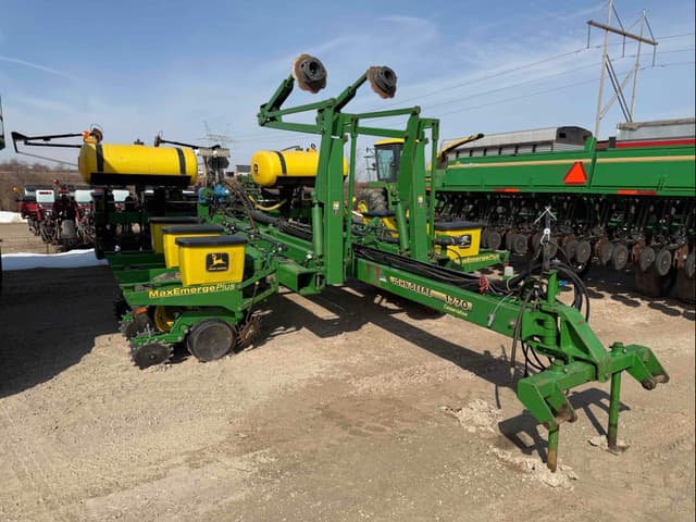 Image of John Deere 1770 equipment image 3