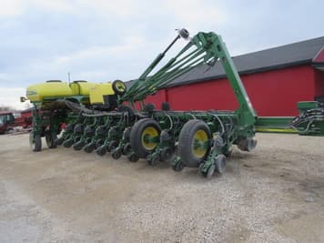 Main image John Deere 1770