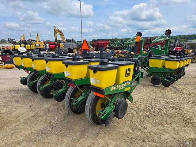 Image of John Deere 1770 equipment image 4
