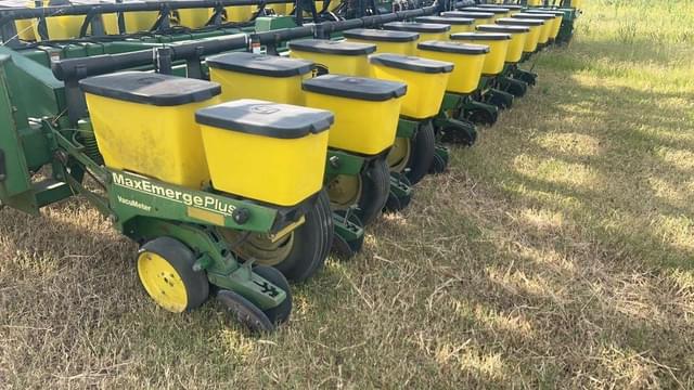 Image of John Deere 1770 equipment image 2