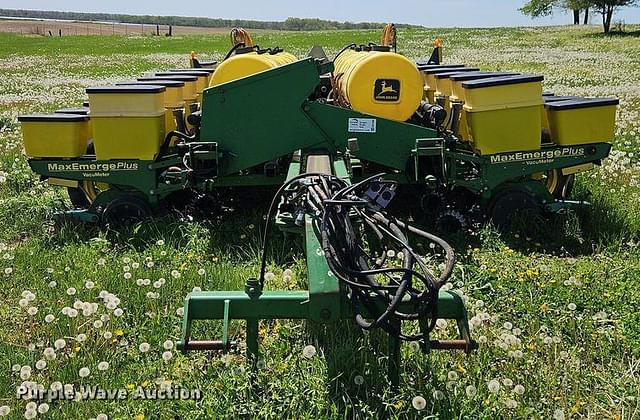 Image of John Deere 1770 equipment image 1
