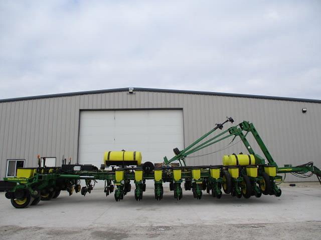 Image of John Deere 1770 equipment image 3