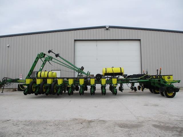 Image of John Deere 1770 equipment image 2