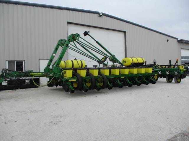 Main image John Deere 1770