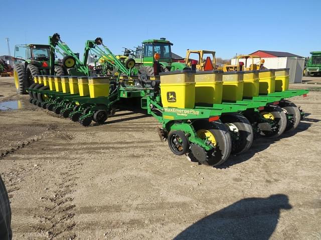 Image of John Deere 1770 equipment image 3