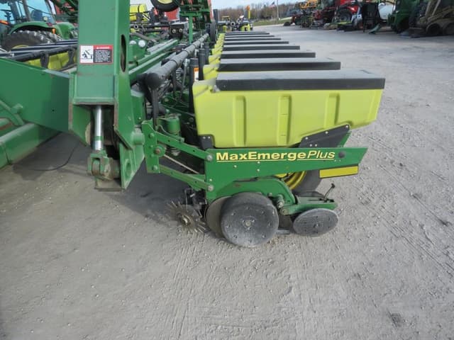 Image of John Deere 1770 equipment image 2