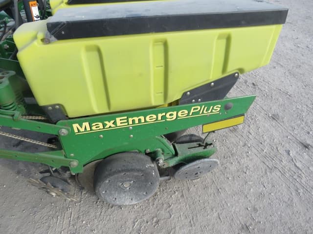 Image of John Deere 1770 equipment image 4