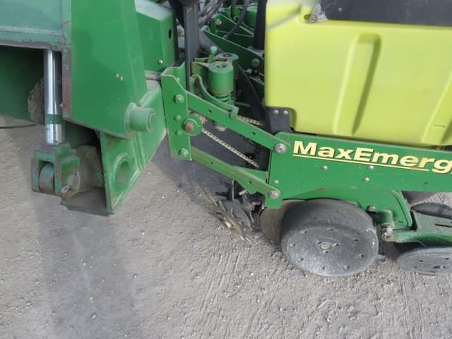 Image of John Deere 1770 equipment image 3