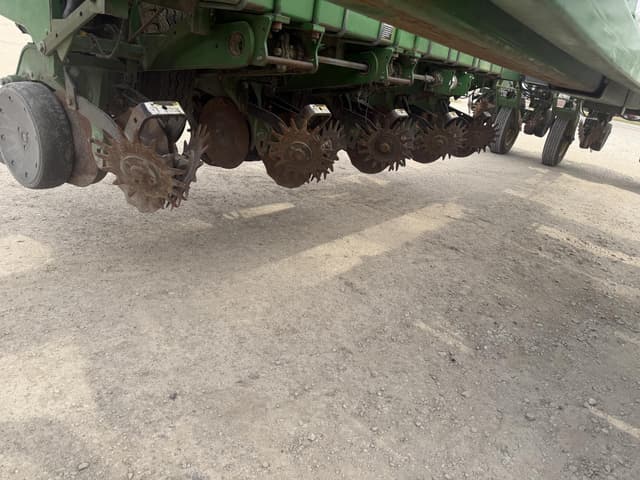 Image of John Deere 1770 equipment image 4