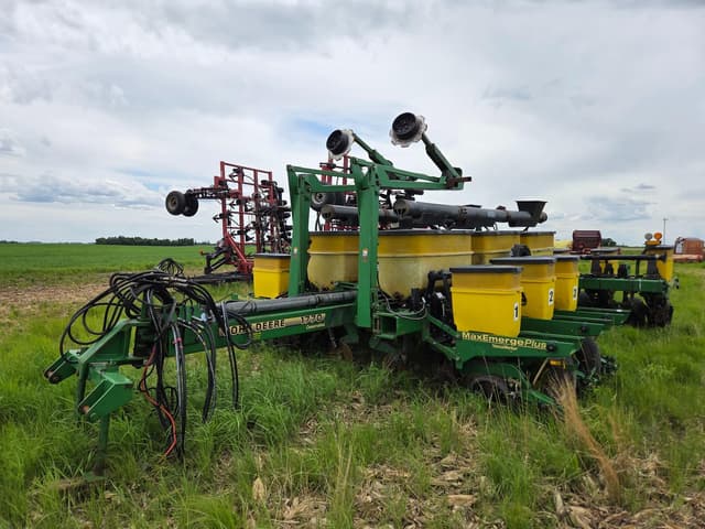 Image of John Deere 1770 equipment image 1