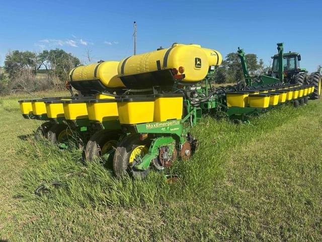 Image of John Deere 1770 equipment image 4