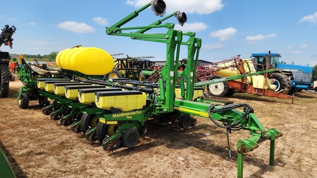 John Deere 1770 Equipment Image0