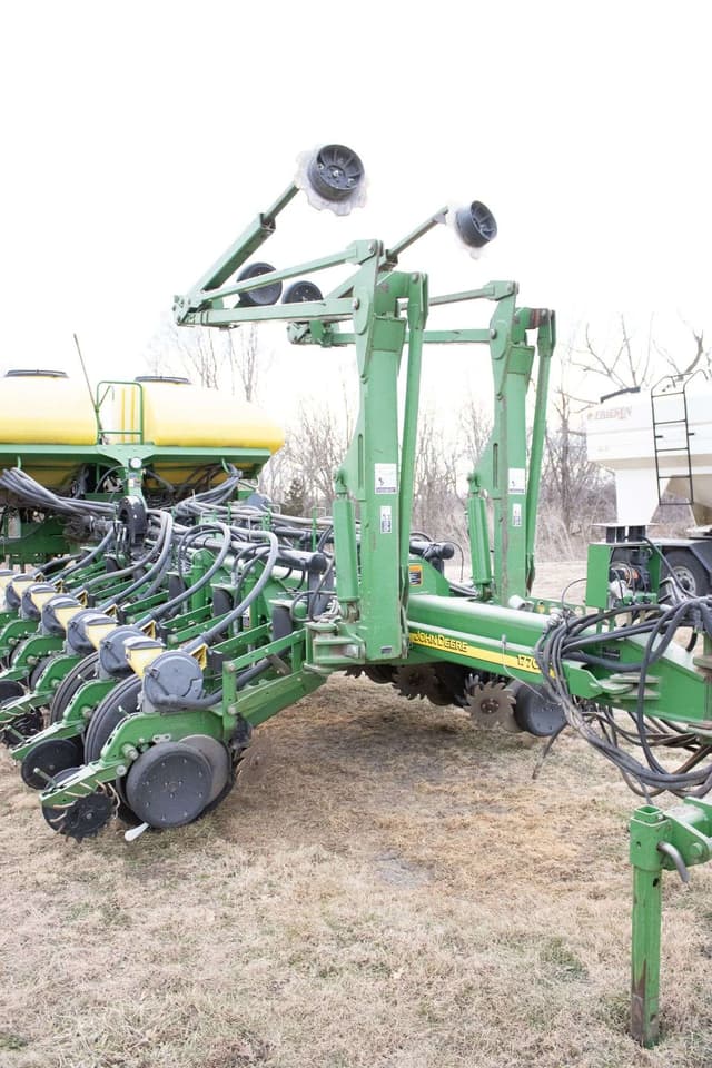Image of John Deere 1770 equipment image 3