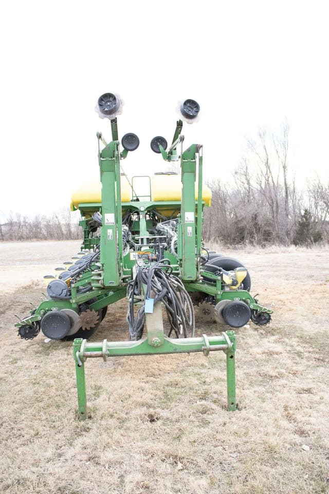 Image of John Deere 1770 equipment image 4